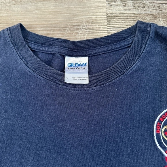 Navy Blue Boy Scouts Embroidered t shirt
Gildan 00s tagged men’s L 
 21x28 - Picture 6 of 6